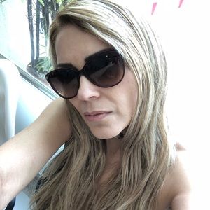 Meet your Posher, Aparecida